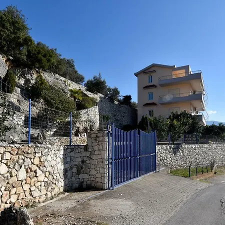 Holiday home Merkuri